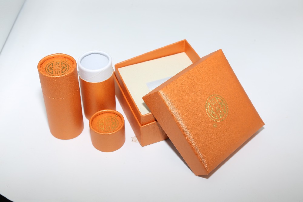 廣州包裝盒印刷廠：幫你打造獨(dú)一無(wú)二的禮品盒、食品盒和灑具盒！